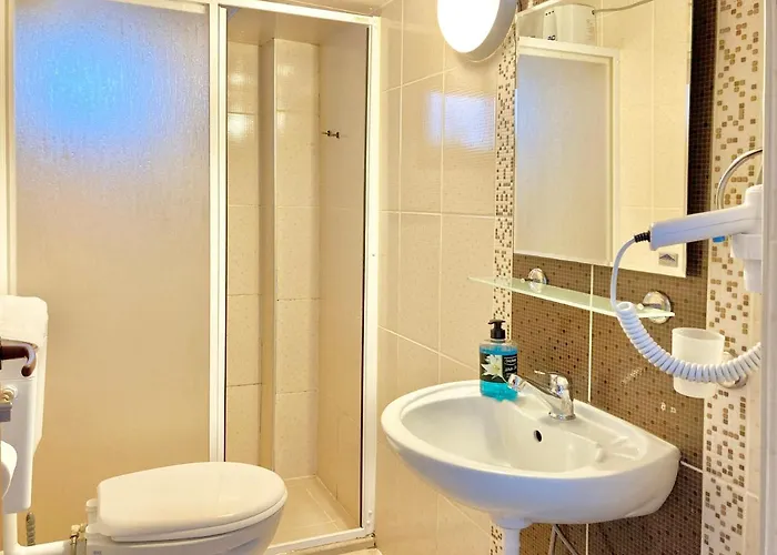 Amigo 3* اكياكا